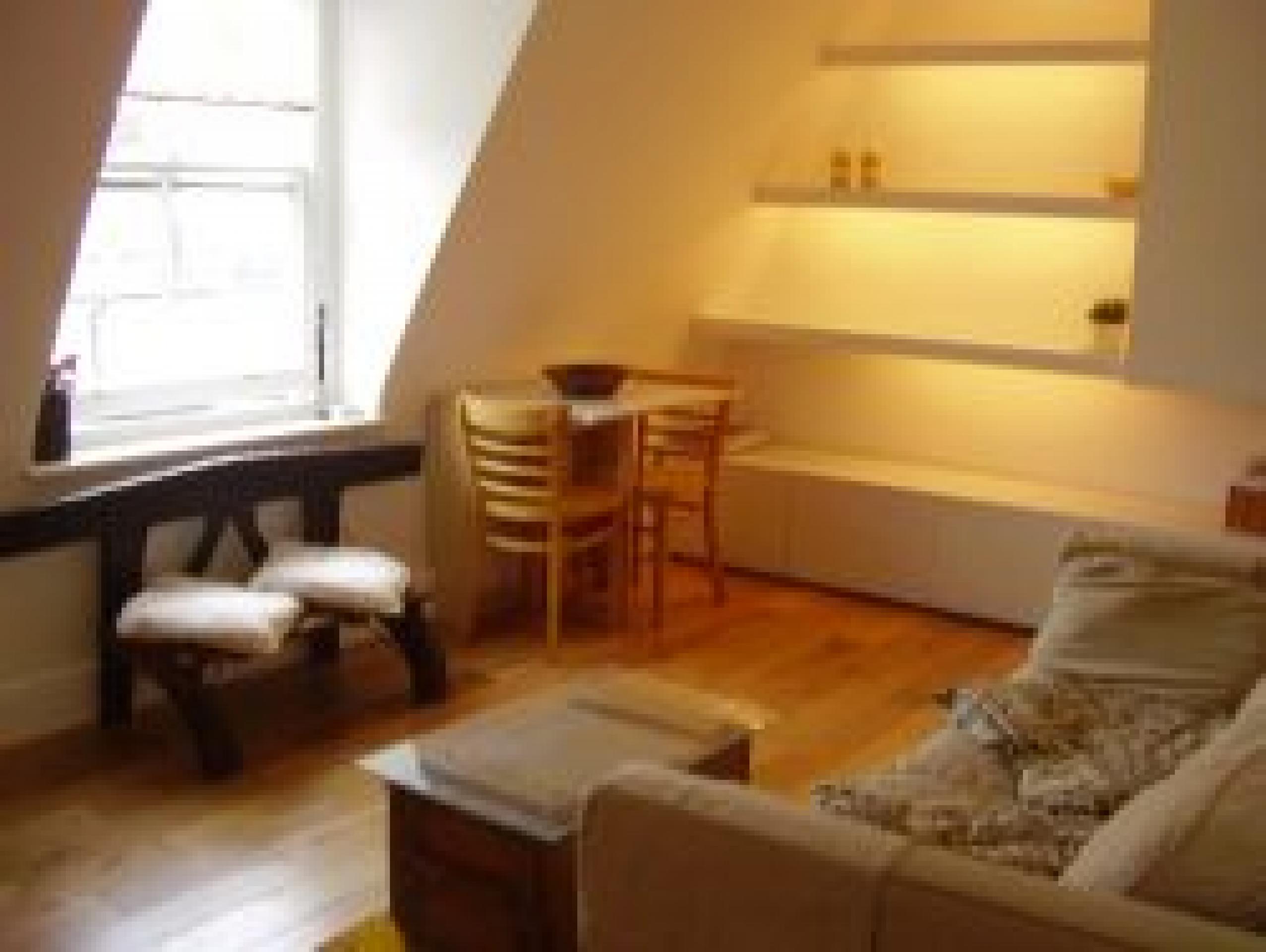 			MUST BEEN SEEN!, 2 Bedroom, 1 bath, 1 reception Flat			 Adamson Road, SWISS COTTAGE NW3 NW3